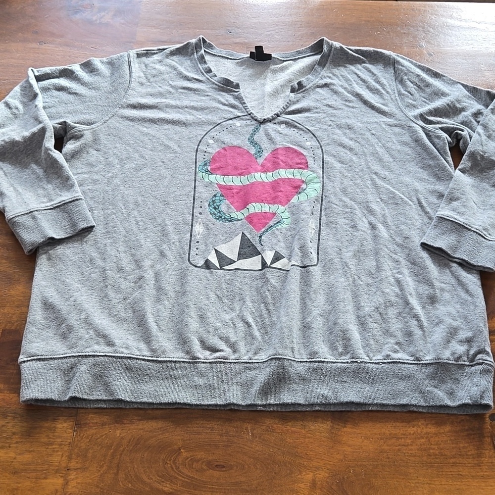 Torrid Gray Crewneck Graphic Heart Sweatshirt Size 1X